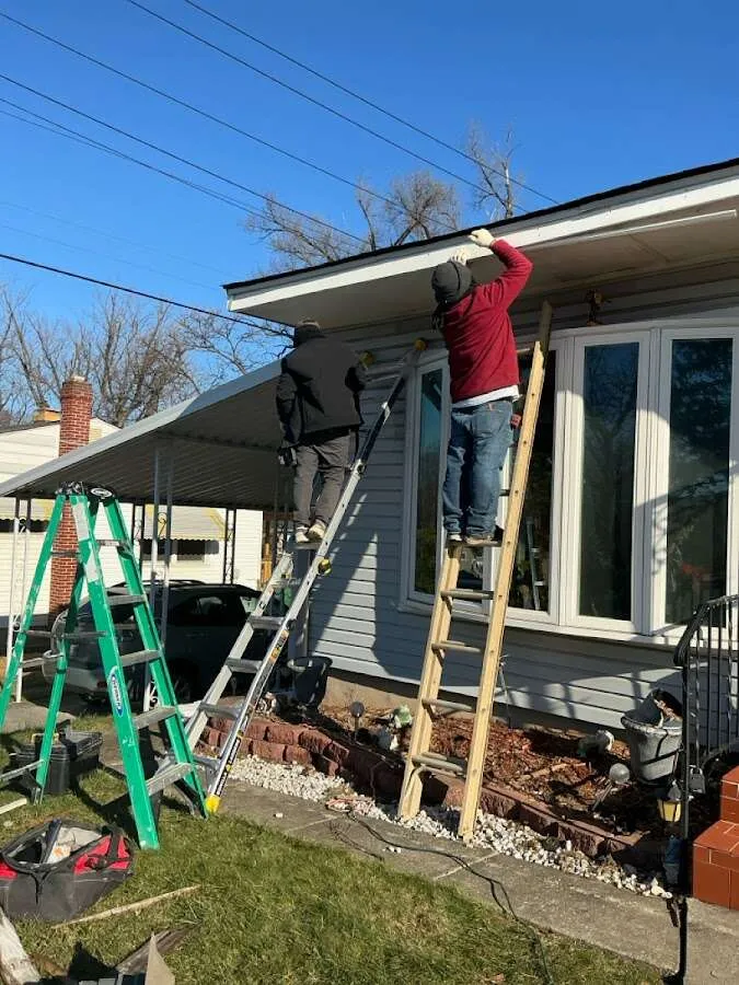 Restoration crew performing exterior repair in Tracyton